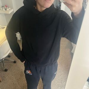 Nike Women’s Yoga Black Fleece Cropped Sweatshirt Size M